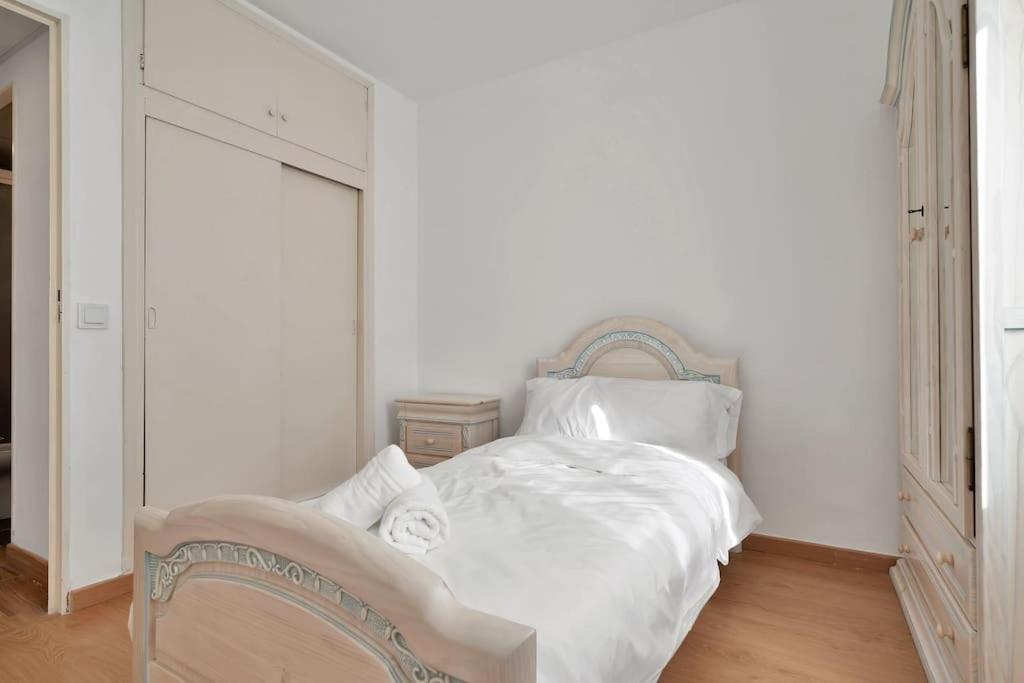 En El Centro De San Pedro Alcantara - La Libertad 3 5 4 Apartment